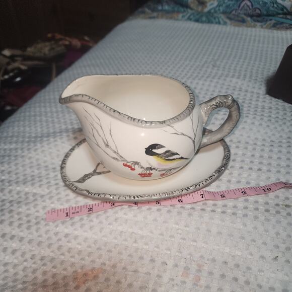 GLOBAL DESIGN CONNECTIONS EUC WINTER CHICADEE GRAVY BOAT & PLATE SET - Picture 1 of 9
